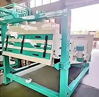 Copra cleaning machine