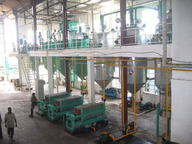 Palm oil chemical refining plant